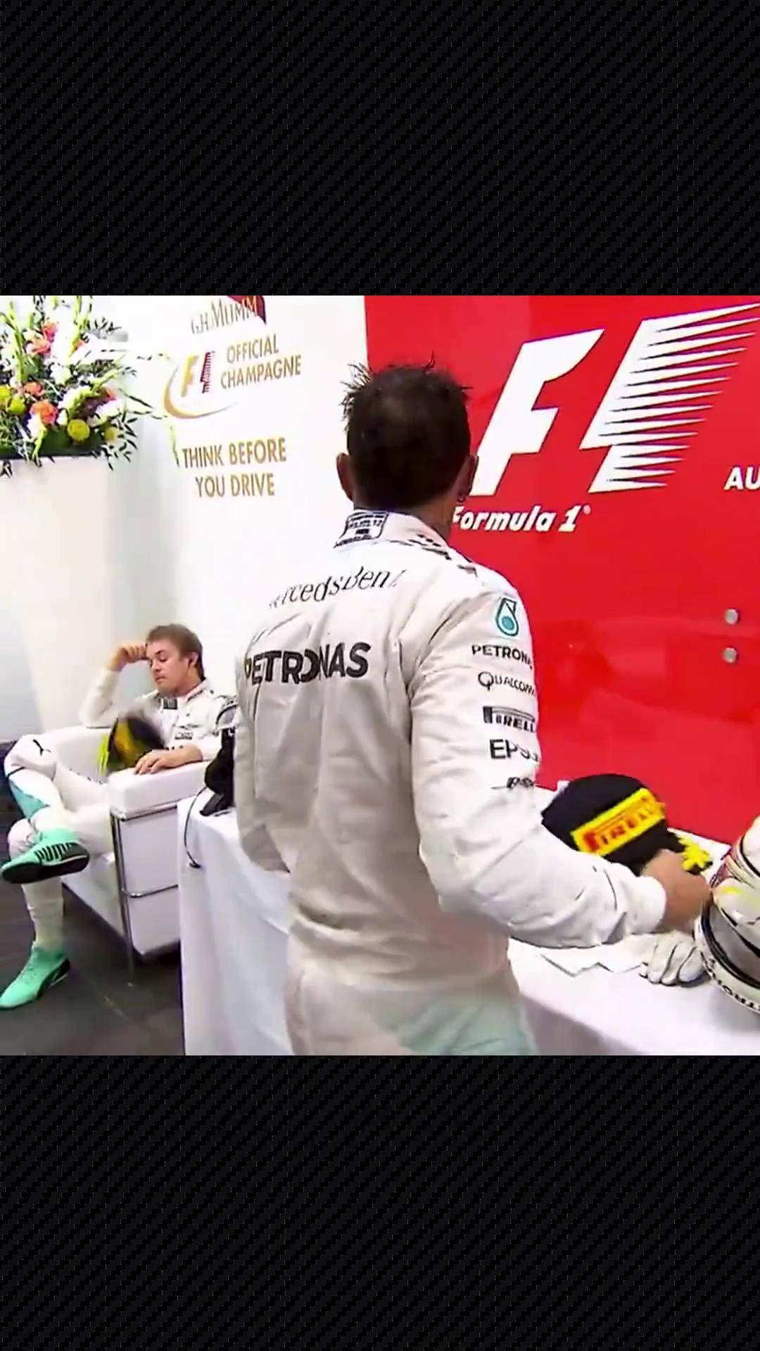 哈斯车队碾压红牛车队,汉密尔顿刷新纪录的简单介绍 哈斯车队碾压红牛车队,汉密尔顿刷新纪录的简单介绍