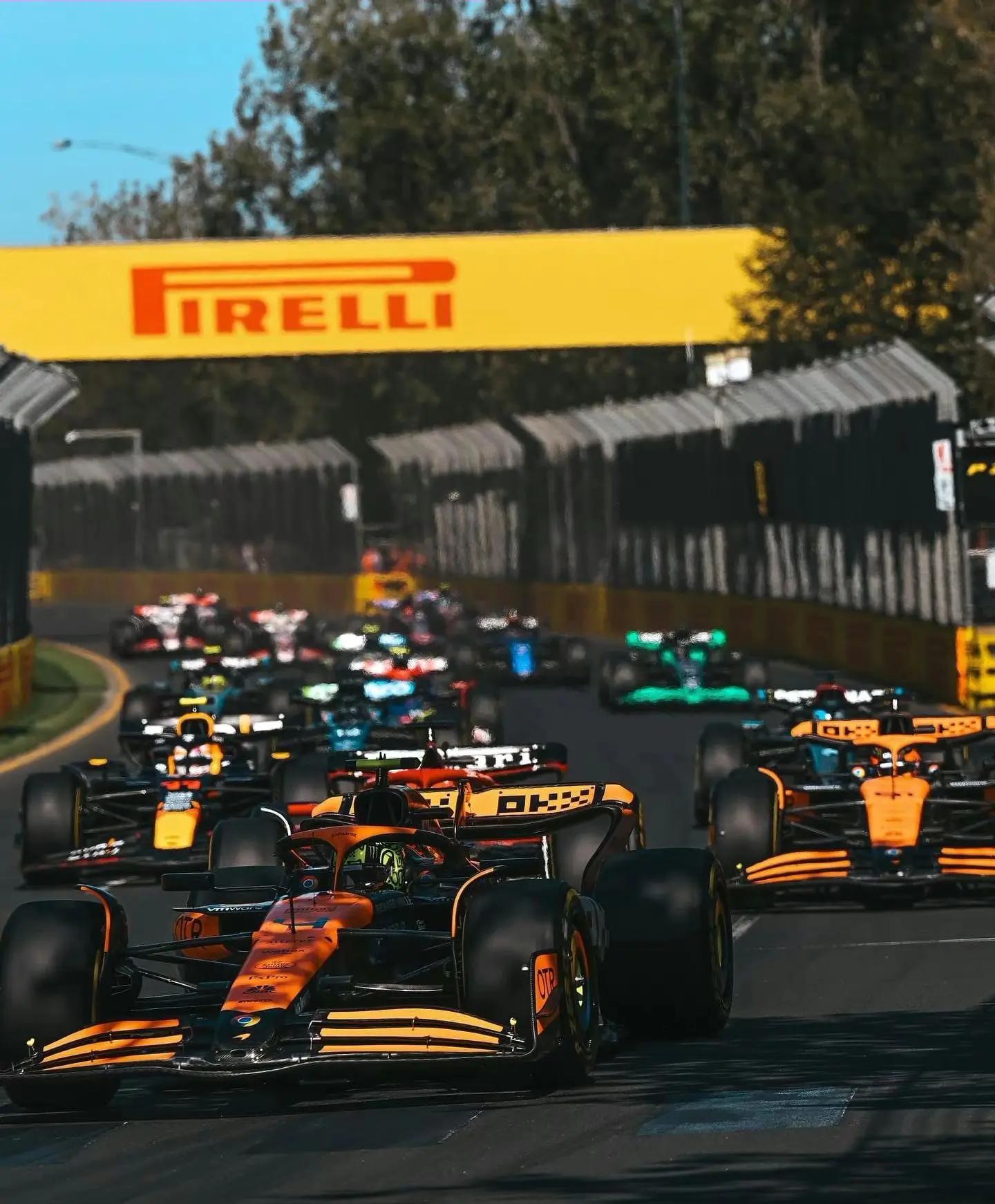 雷诺车队力克法拉利，汉密尔顿带队取胜