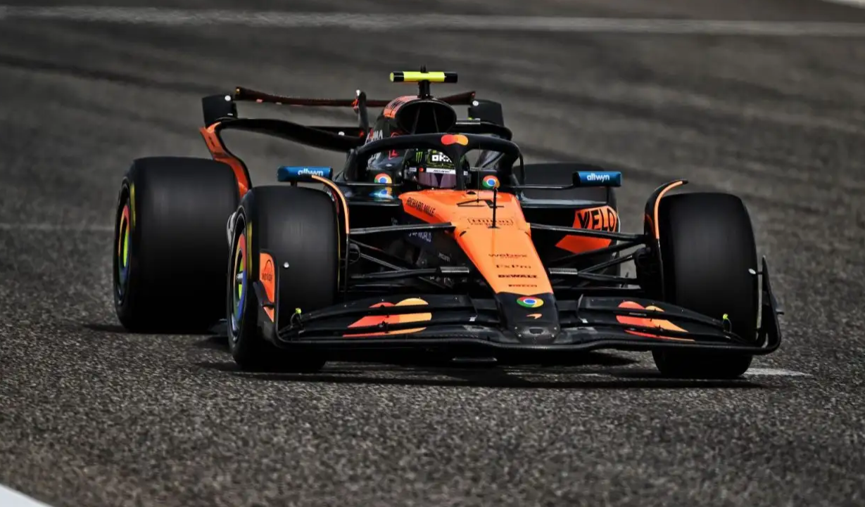 雷诺车队完胜迈凯伦，汉密尔顿关键制胜