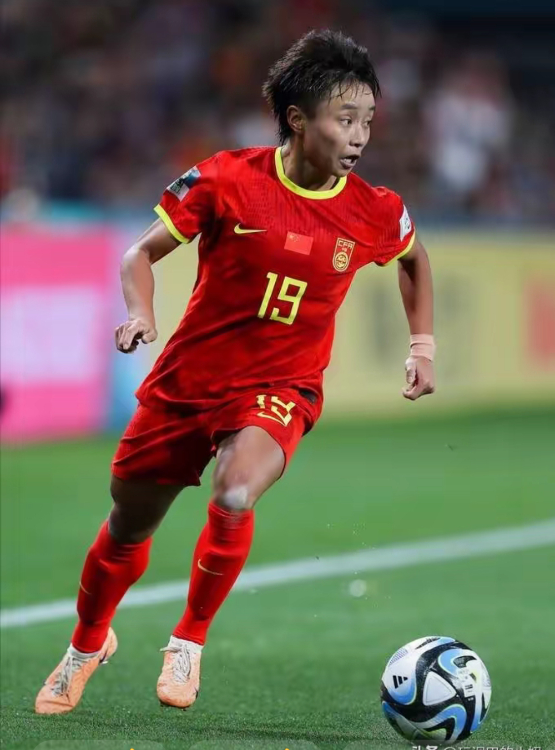 黑山女足锋线锐意进攻，备战磨难不惧