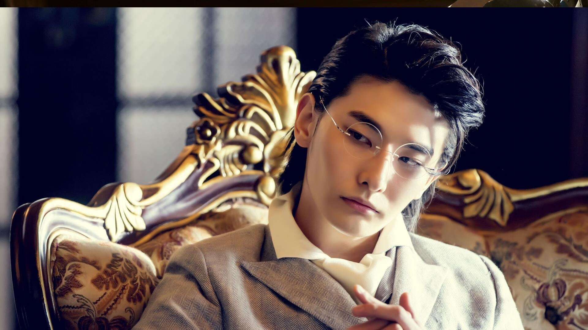 爱游戏官方入口-引擎唤醒沉睡的沙漠，F1新赛季揭幕战之夜，莱奥如何凭唯一征服评分系统