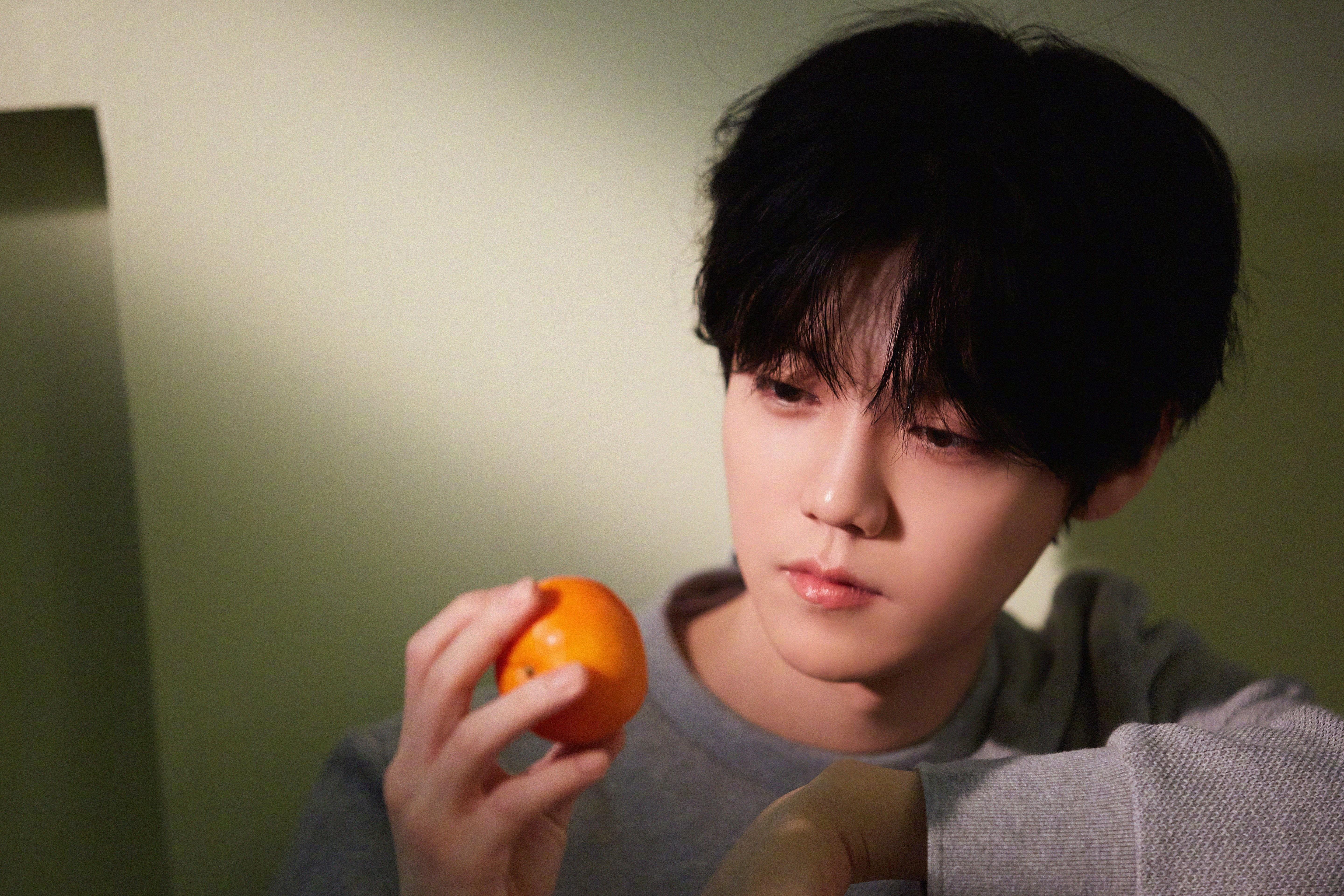 爱游戏入口-双线赛场，极速围场与绿茵火网—当F1争冠风云遇上非洲足球的压制美学