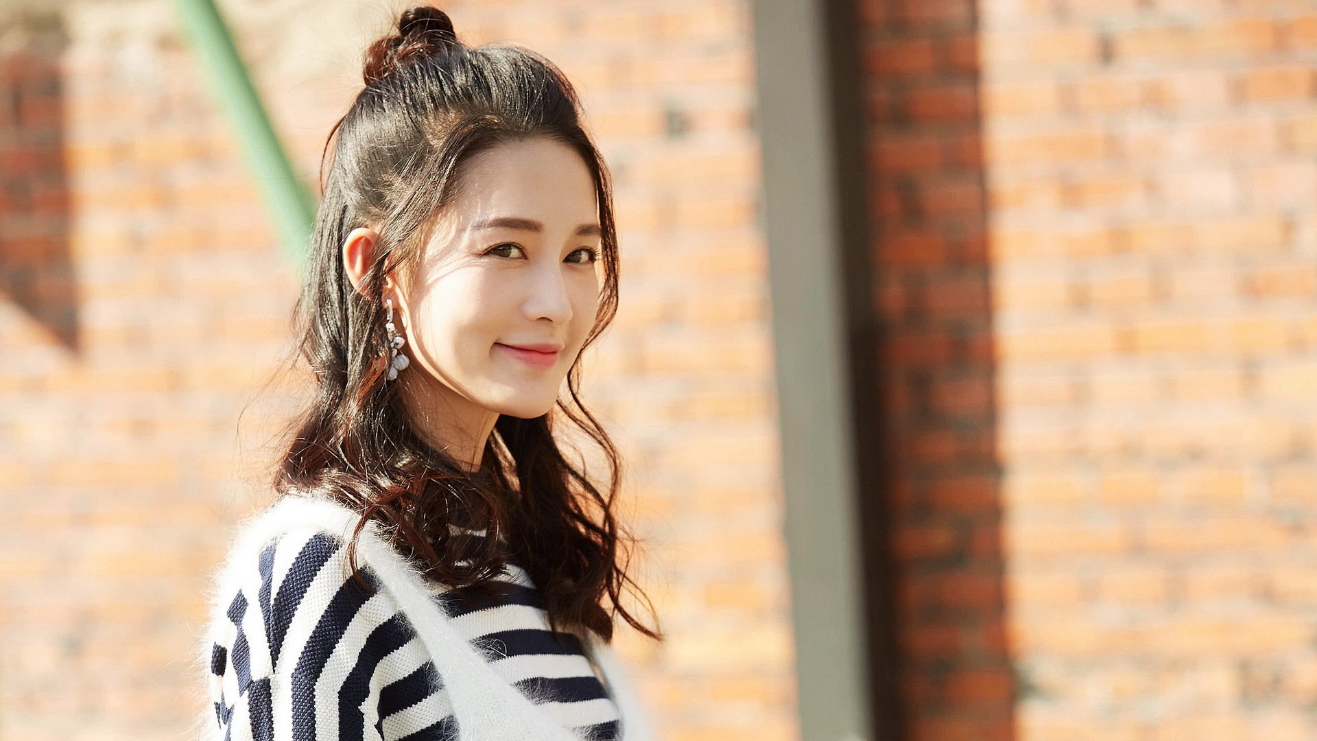 布鲁诺单场两球引爆全场，西班牙行云流水攻势连续得分压制勒沃库森