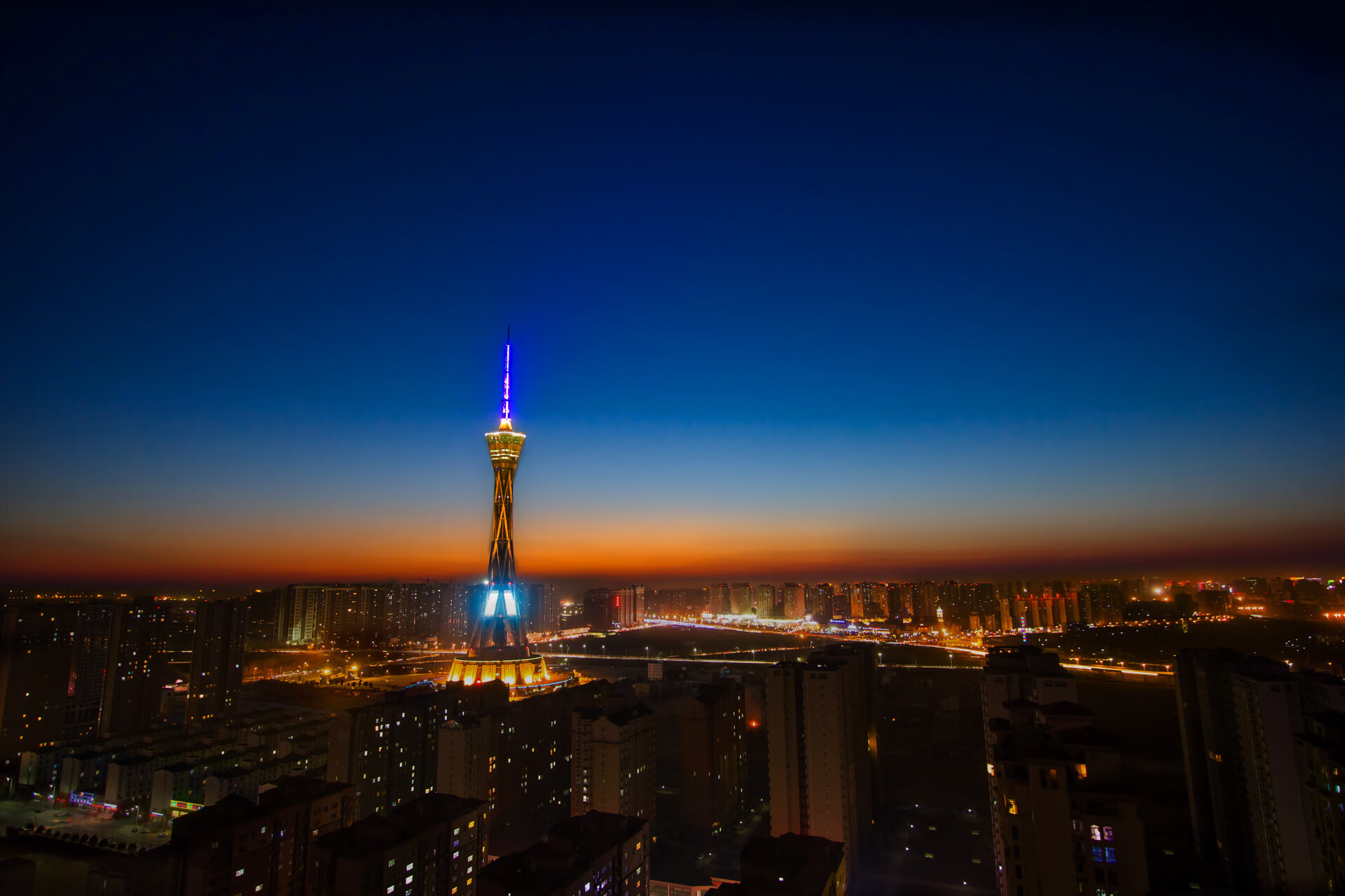 爱游戏大厅-2026世界杯G组焦点战，卢卡库帽子戏法+助攻双响，印度横扫挪威缔造神级唯一性
